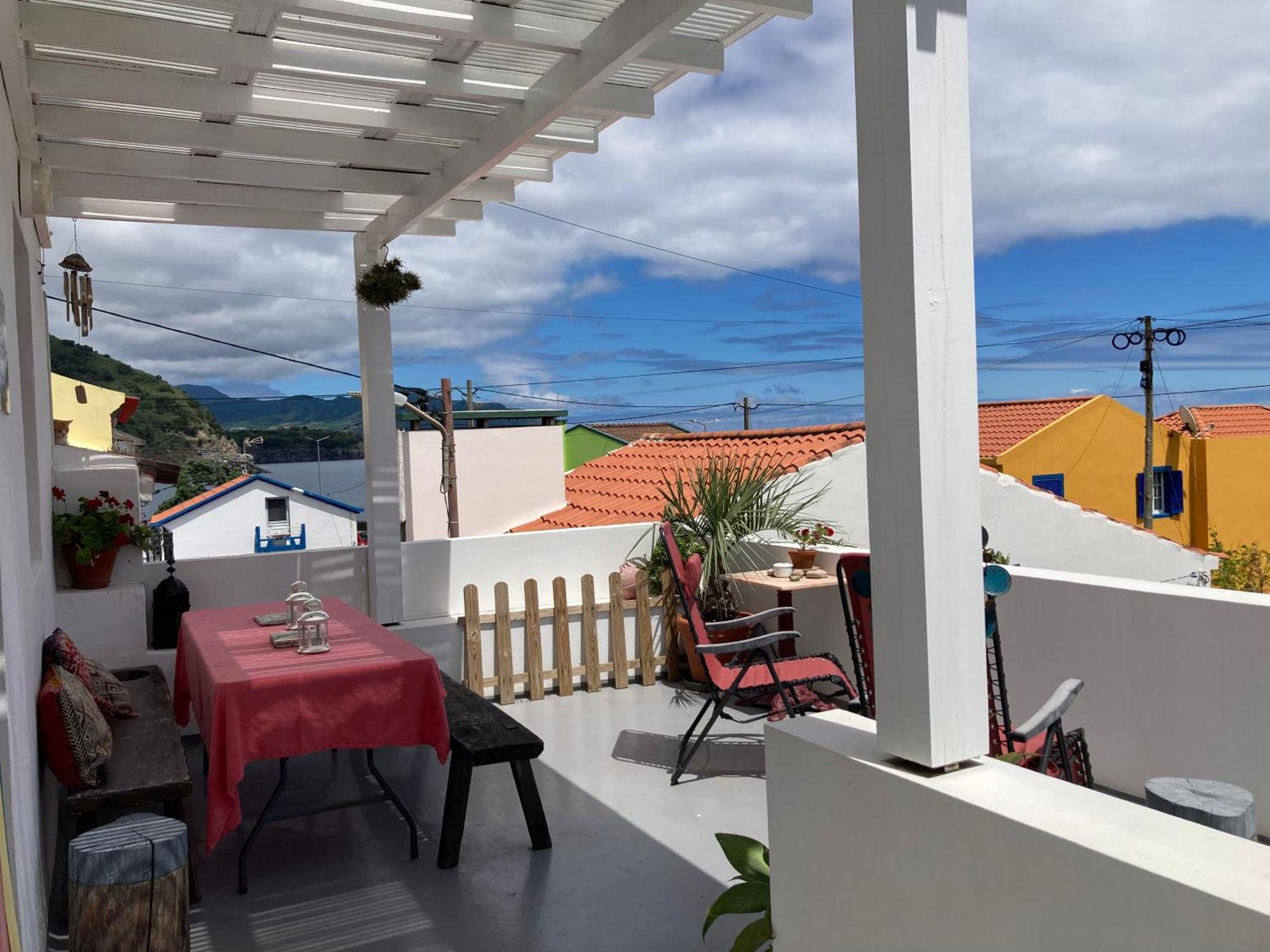 Agua E Sal - Seafront House, With Garden And Independent Suite. Ribeira Quente Exterior photo